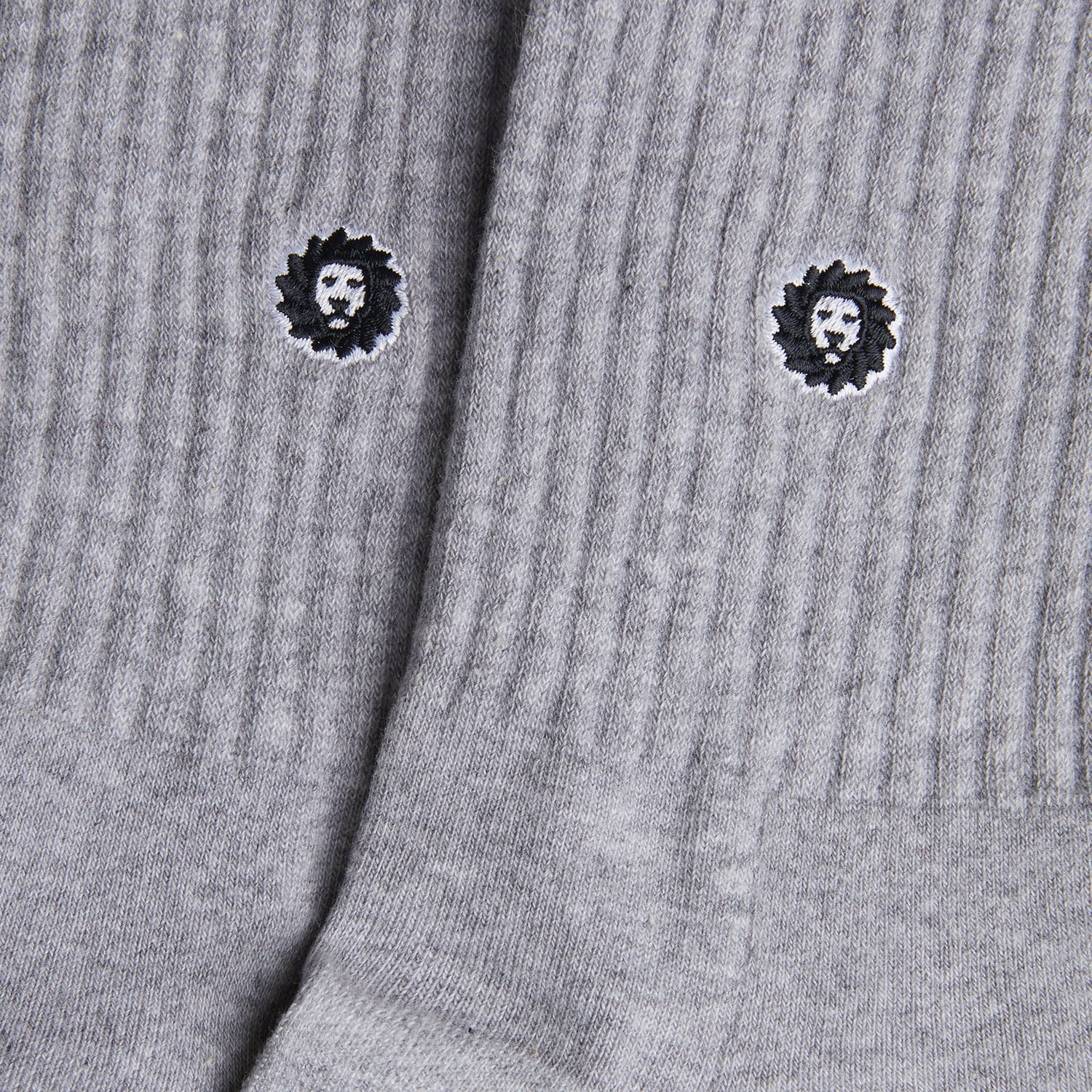 3 x Athletic Essentials Lion Quarter - Grey - Image 4